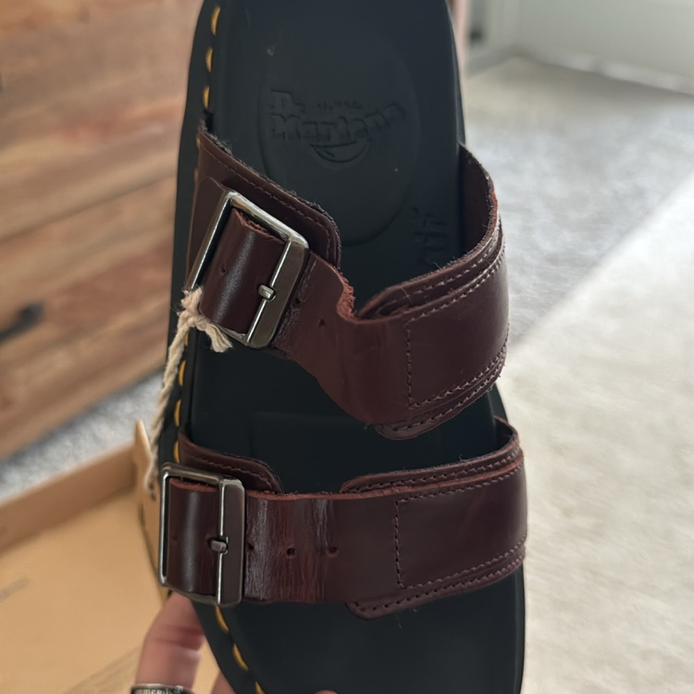RARE NIB DR MARTENS - Picture 2 of 4